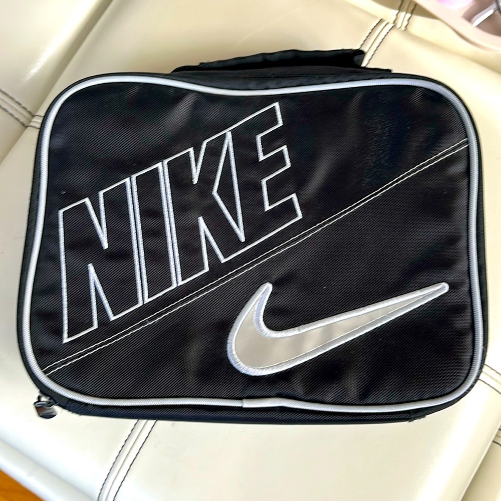 Nike Zippered Lunch Bag